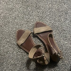 Elegant Tan Sandals